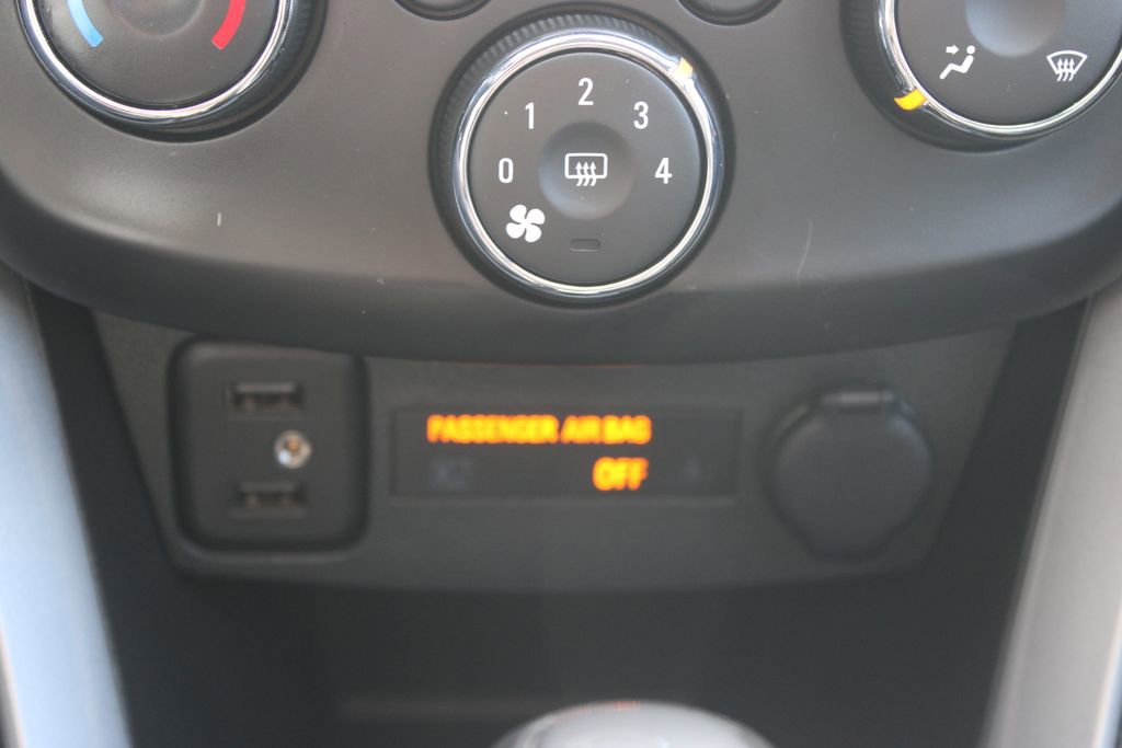 Used 2020 Chevrolet Trax LT w/ LT Convenience Package image 45