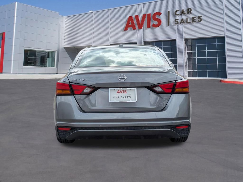 Used 2025 Nissan Altima 2.5 SV FWD image 7