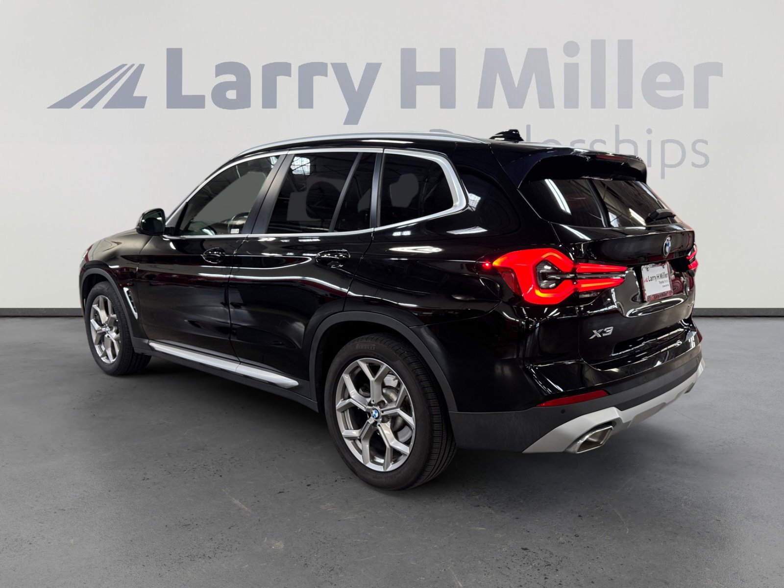 Used 2022 BMW X3 sDrive30i w/ Convenience Package RWD image 3