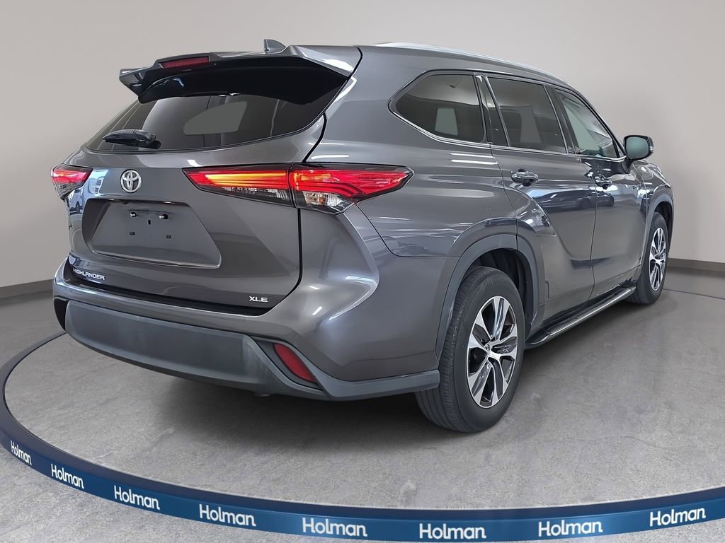 Used 2022 Toyota Highlander XLE image 7