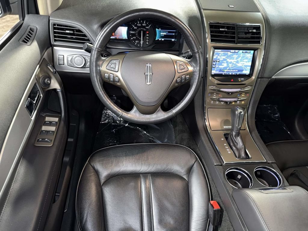 Used 2014 Lincoln MKX AWD w/ Equipment Group 102A image 4
