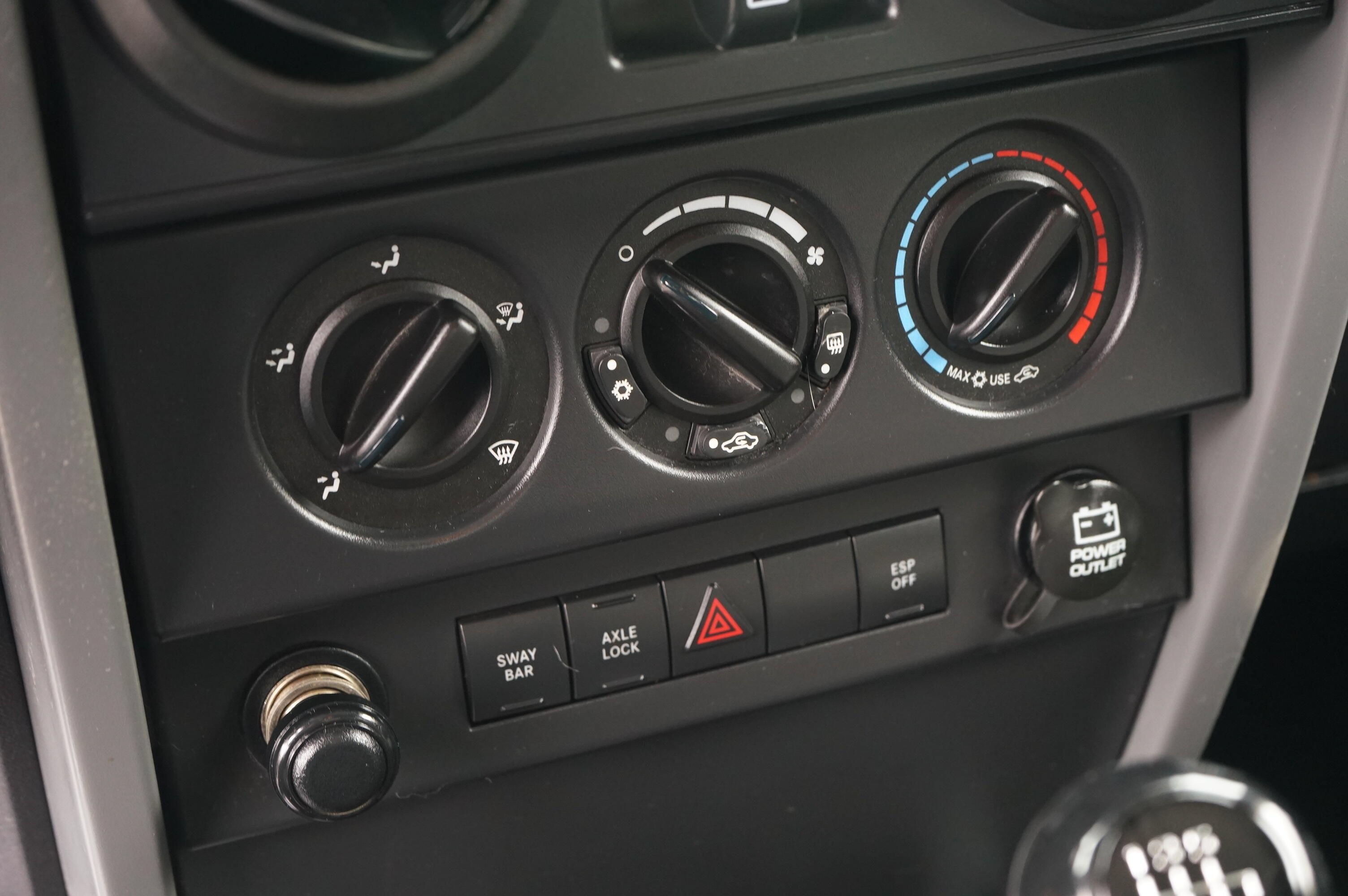 Used 2008 Jeep Wrangler Unlimited Rubicon w/ Dual Top Group AWD/4WD image 16