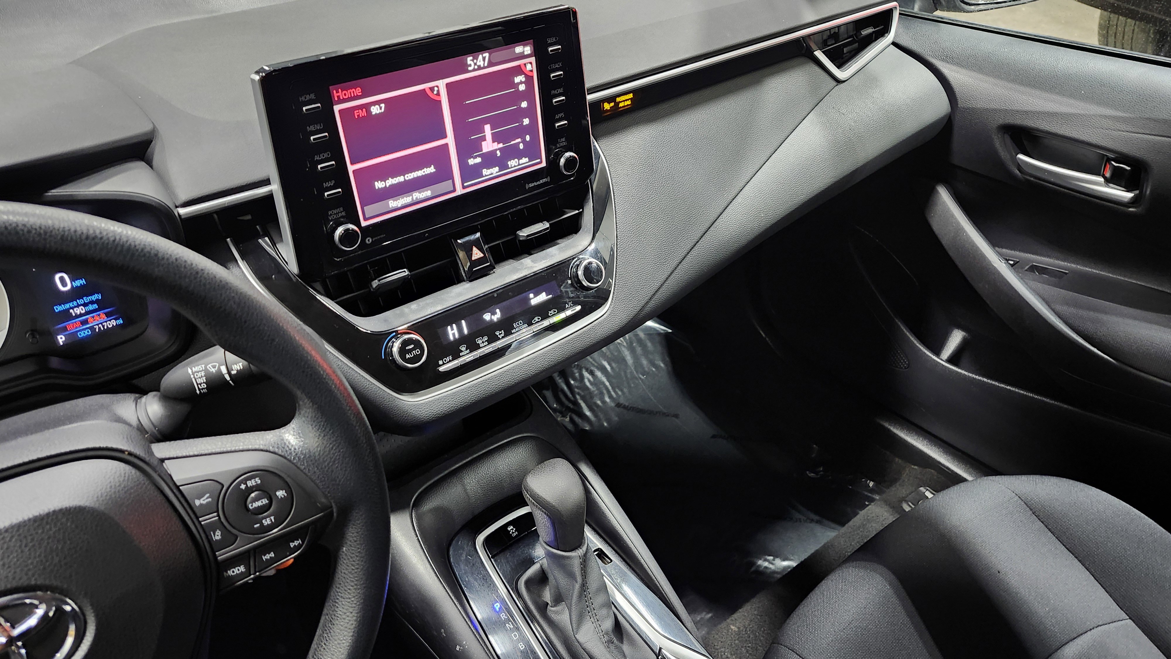 Used 2021 Toyota Corolla LE image 27