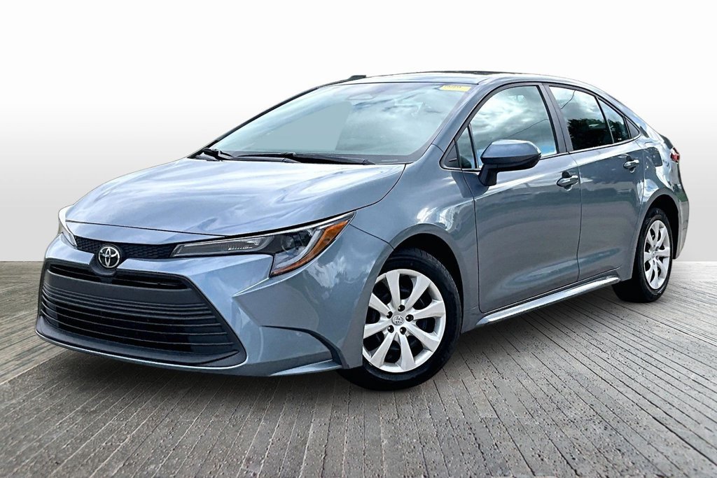 Used 2024 Toyota Corolla LE FWD image 3
