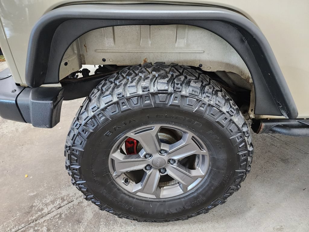 Used 2017 Jeep Wrangler Rubicon AWD/4WD image 31