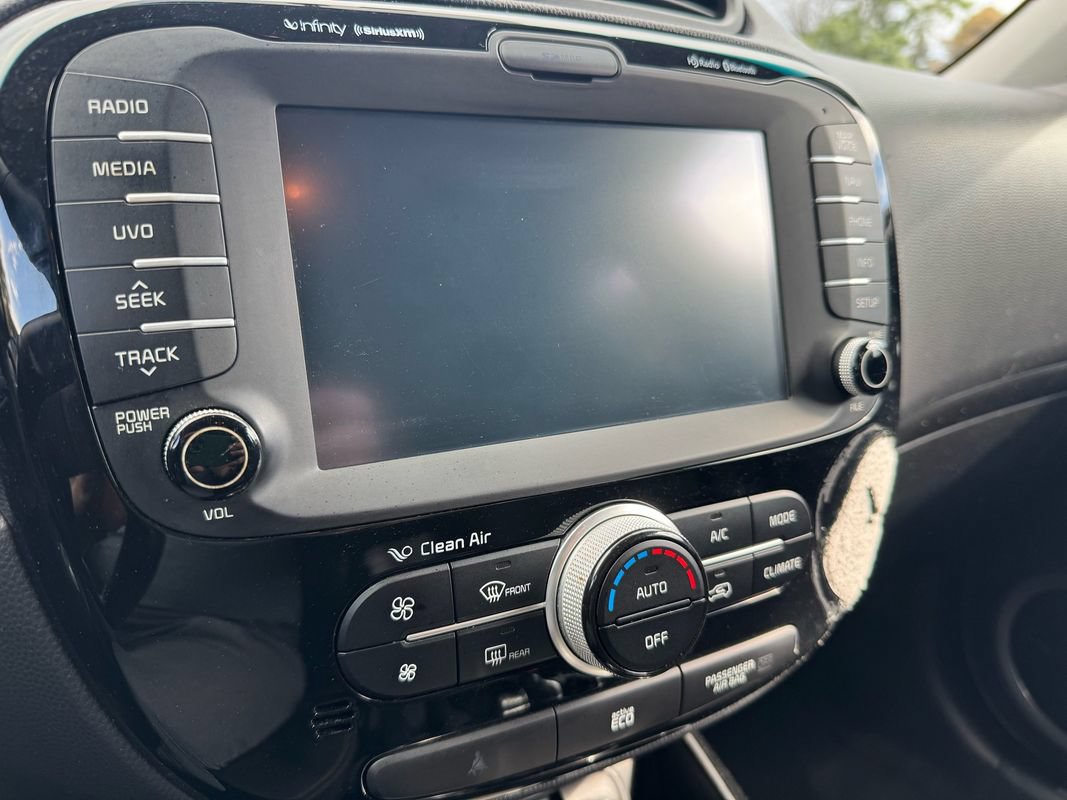Used 2014 Kia Soul + w/ Audio Package FWD image 14