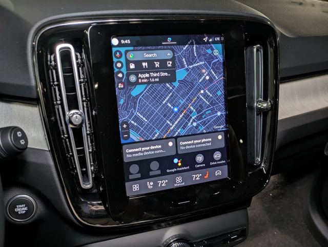 New 2026 Volvo XC40 B4 Core w/ Protection Package FWD image 21