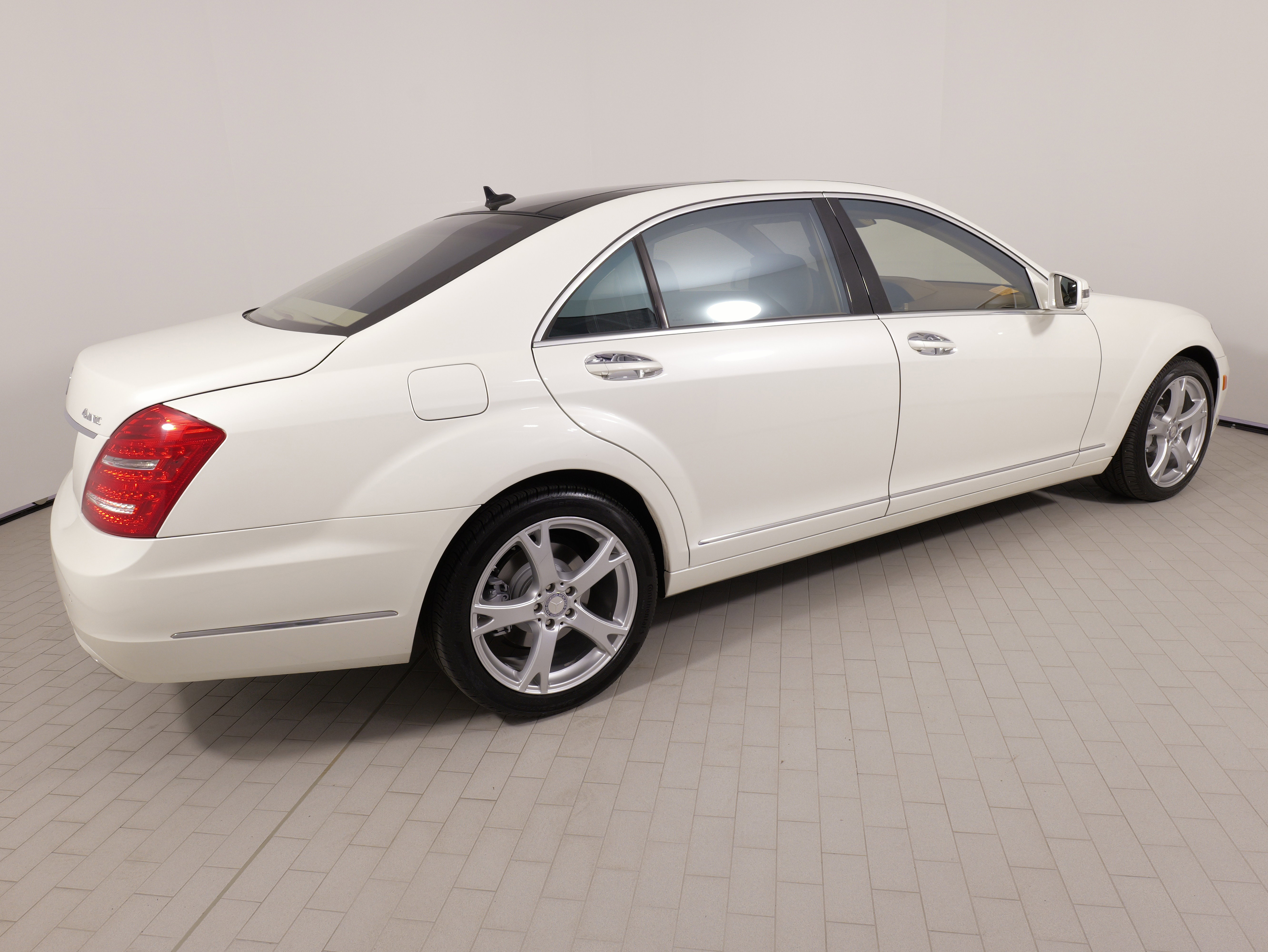 Used 2013 Mercedes-Benz S 550 4MATIC image 11
