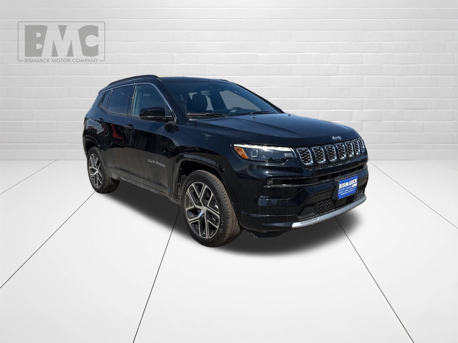 Used 2024 Jeep Compass Limited w/ Elite Group AWD/4WD image 2