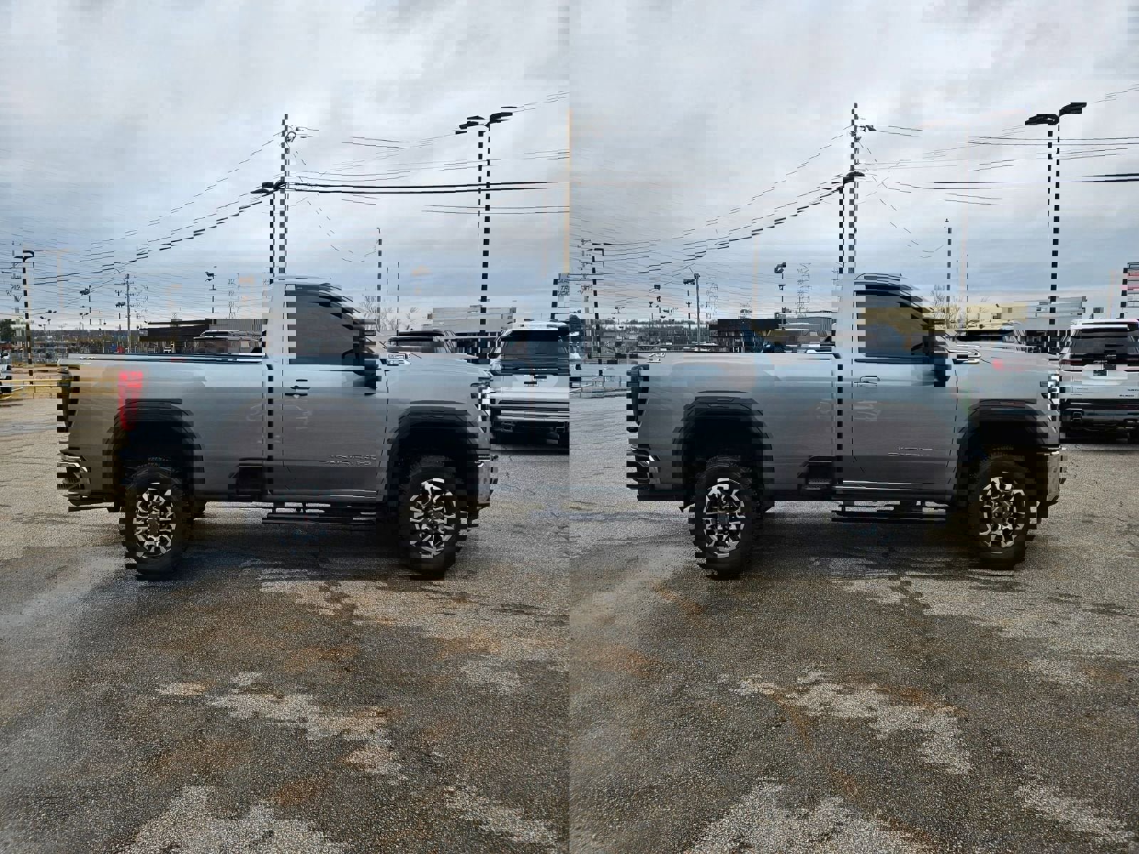 Used 2025 GMC Sierra 2500 SLE w/ SLE Convenience Package image 34