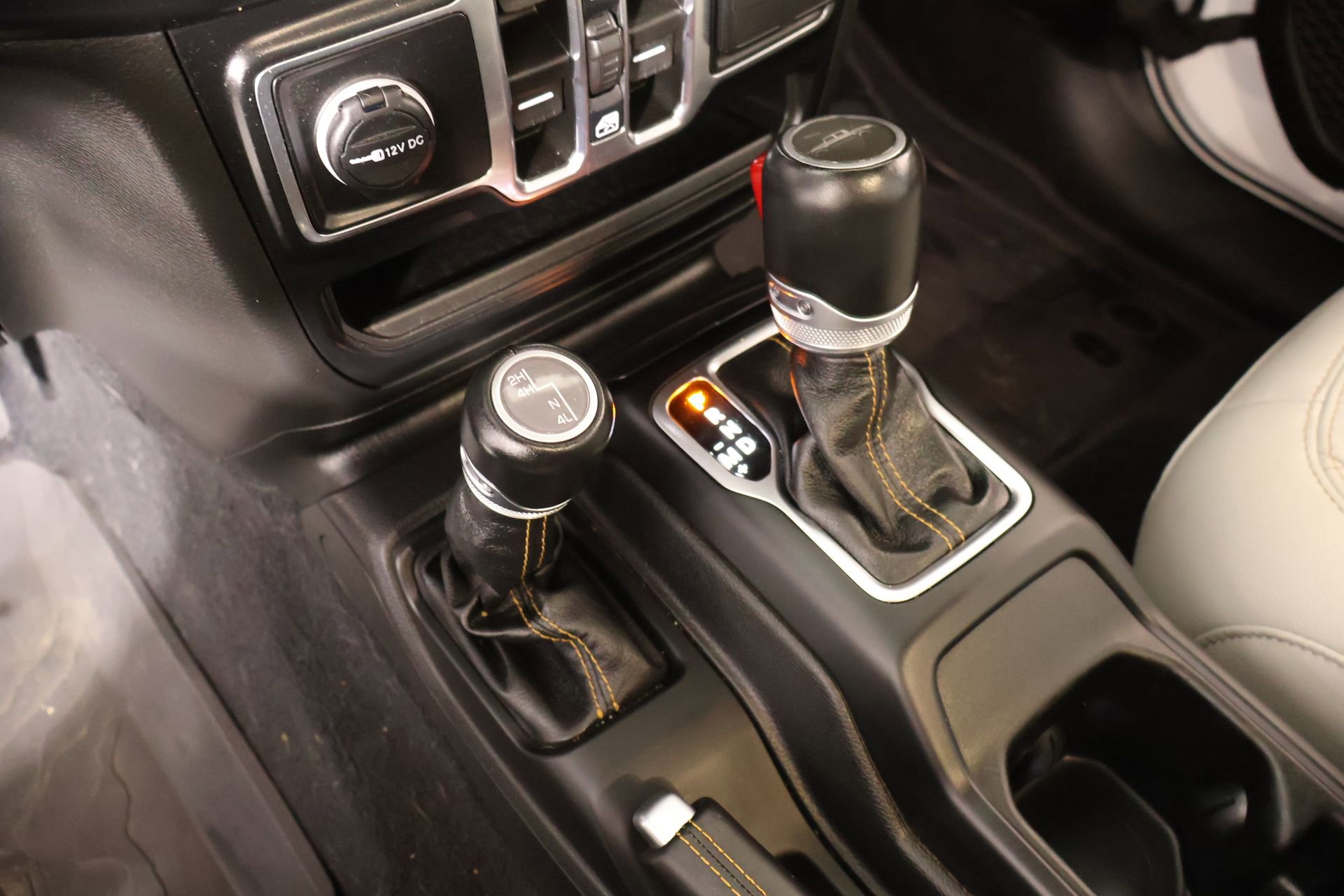 Used 2023 Jeep Gladiator Overland image 9