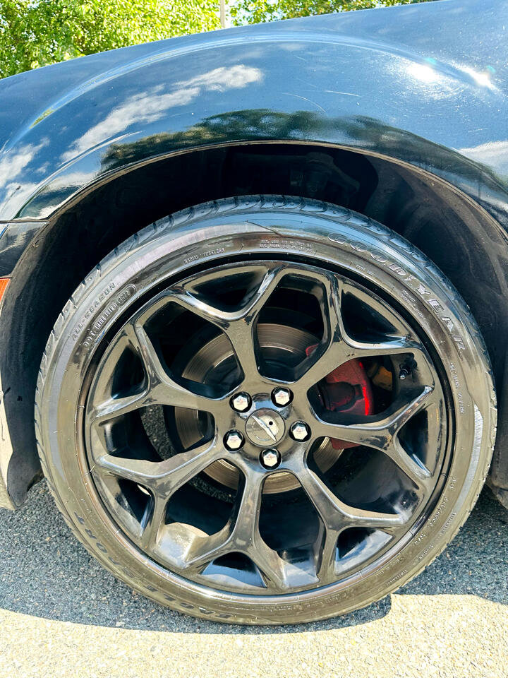 Used 2019 Chrysler 300 S image 40