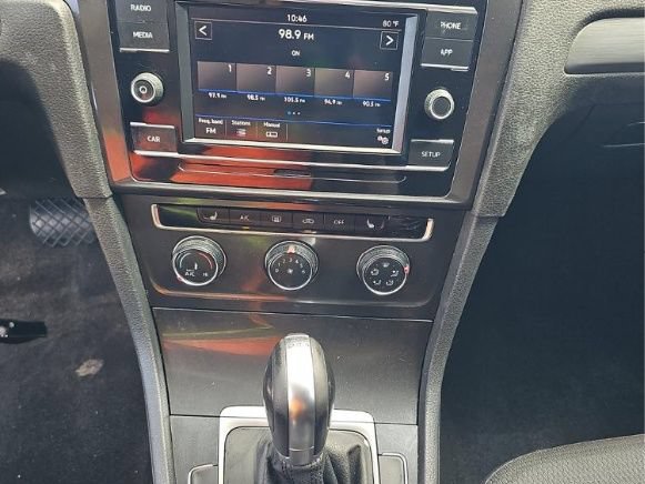 Used 2019 Volkswagen Golf S AWD/4WD image 6