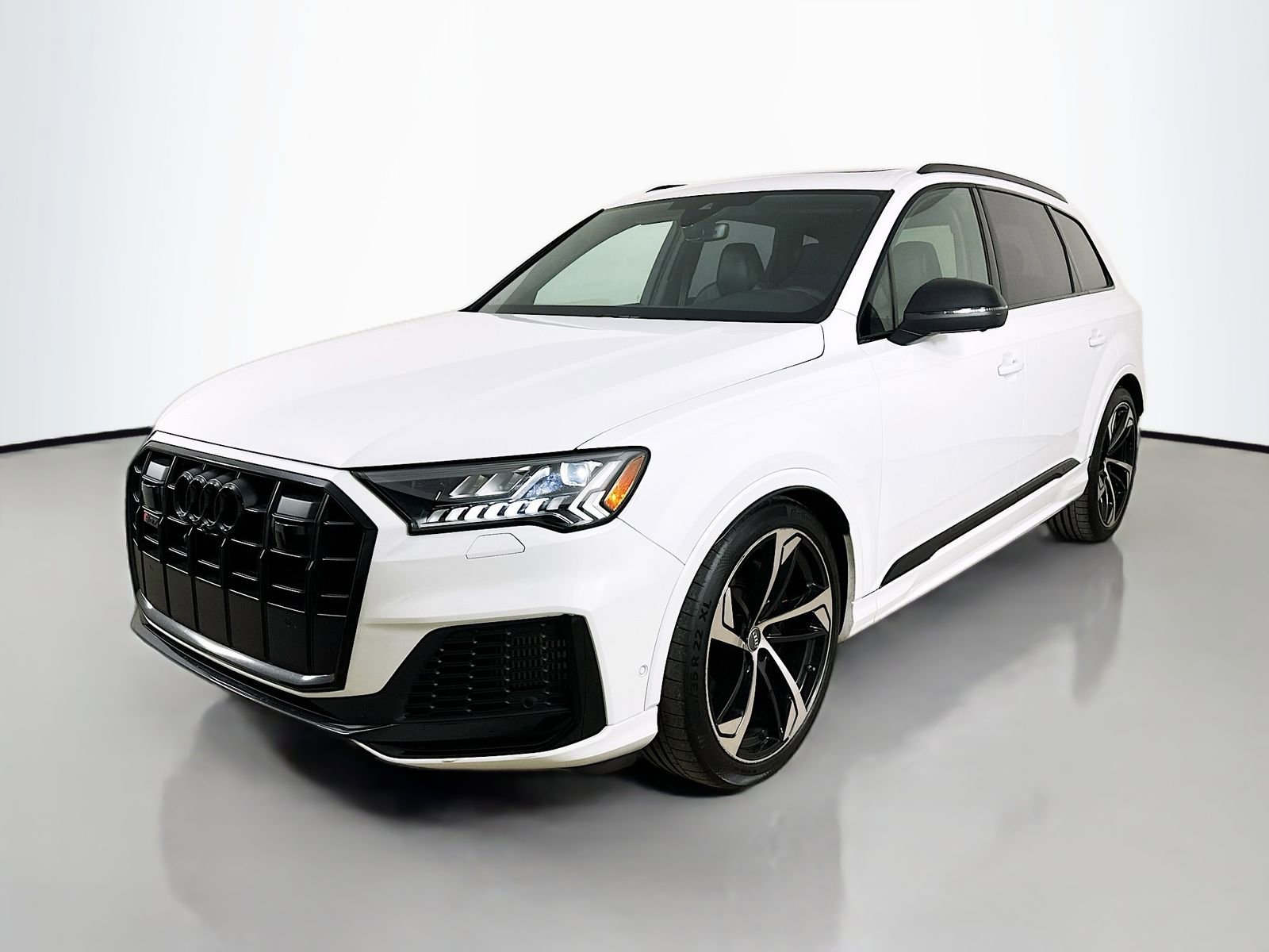 Used 2023 Audi SQ7 Premium Plus w/ Executive Package AWD/4WD image 1