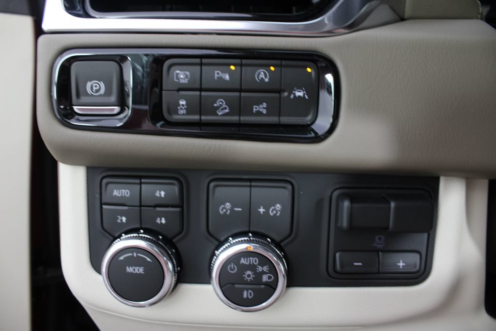 New 2026 GMC Yukon XL Denali w/ Advanced Technology Package AWD/4WD image 10