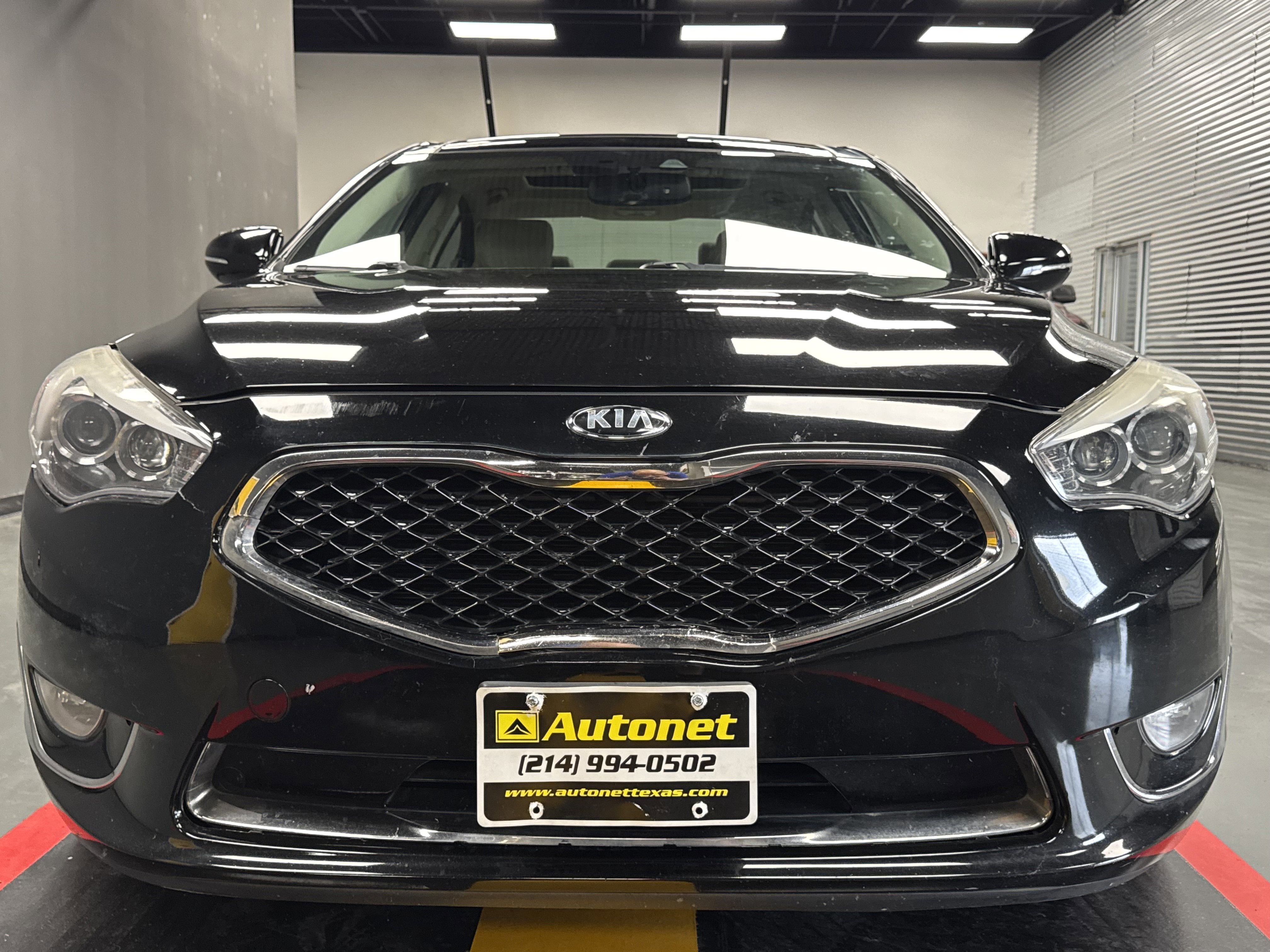 Used 2015 Kia Cadenza Premium w/ Technology Package FWD image 9