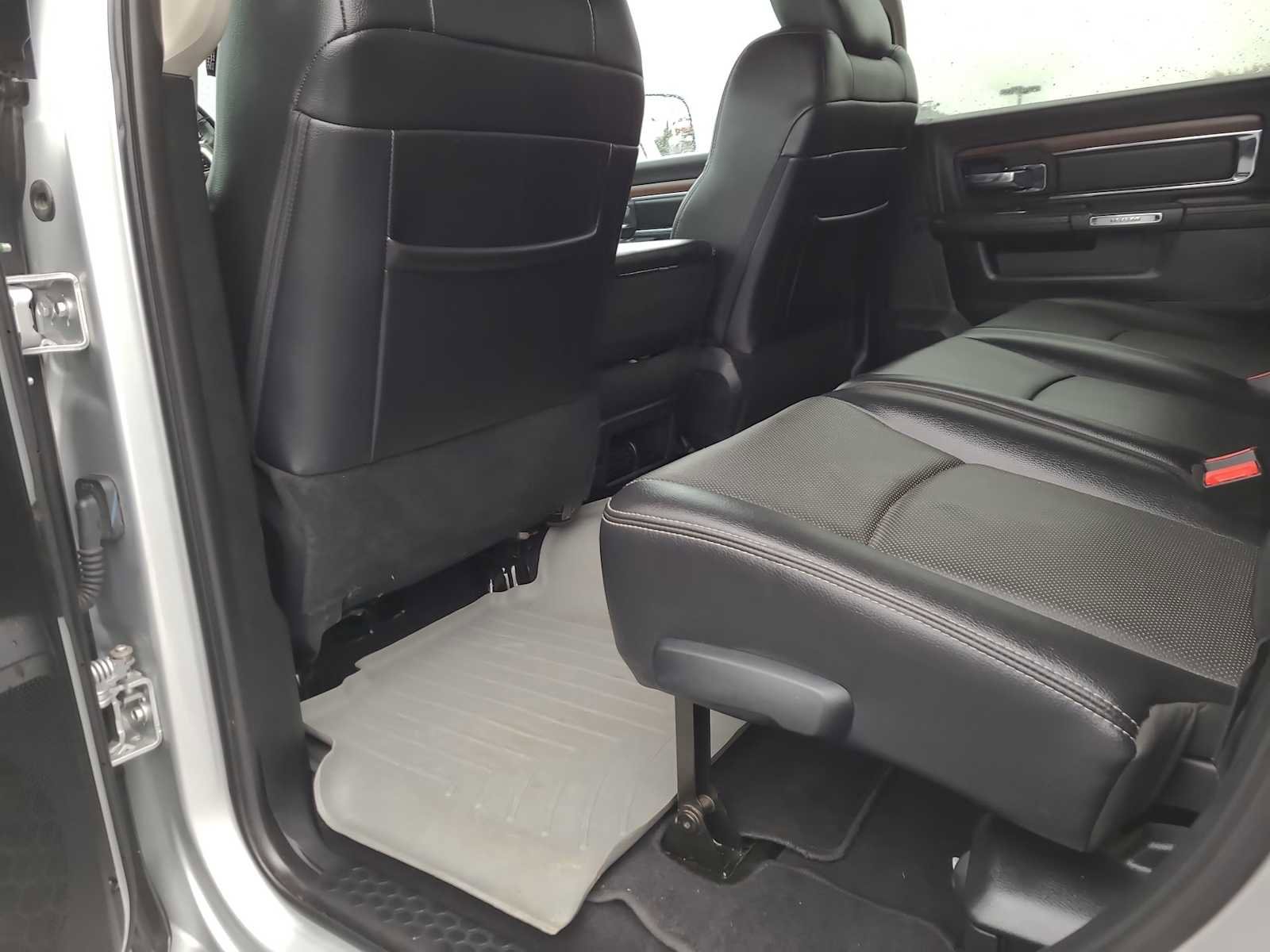 Used 2017 RAM 3500 Laramie w/ Cold Weather Group image 20