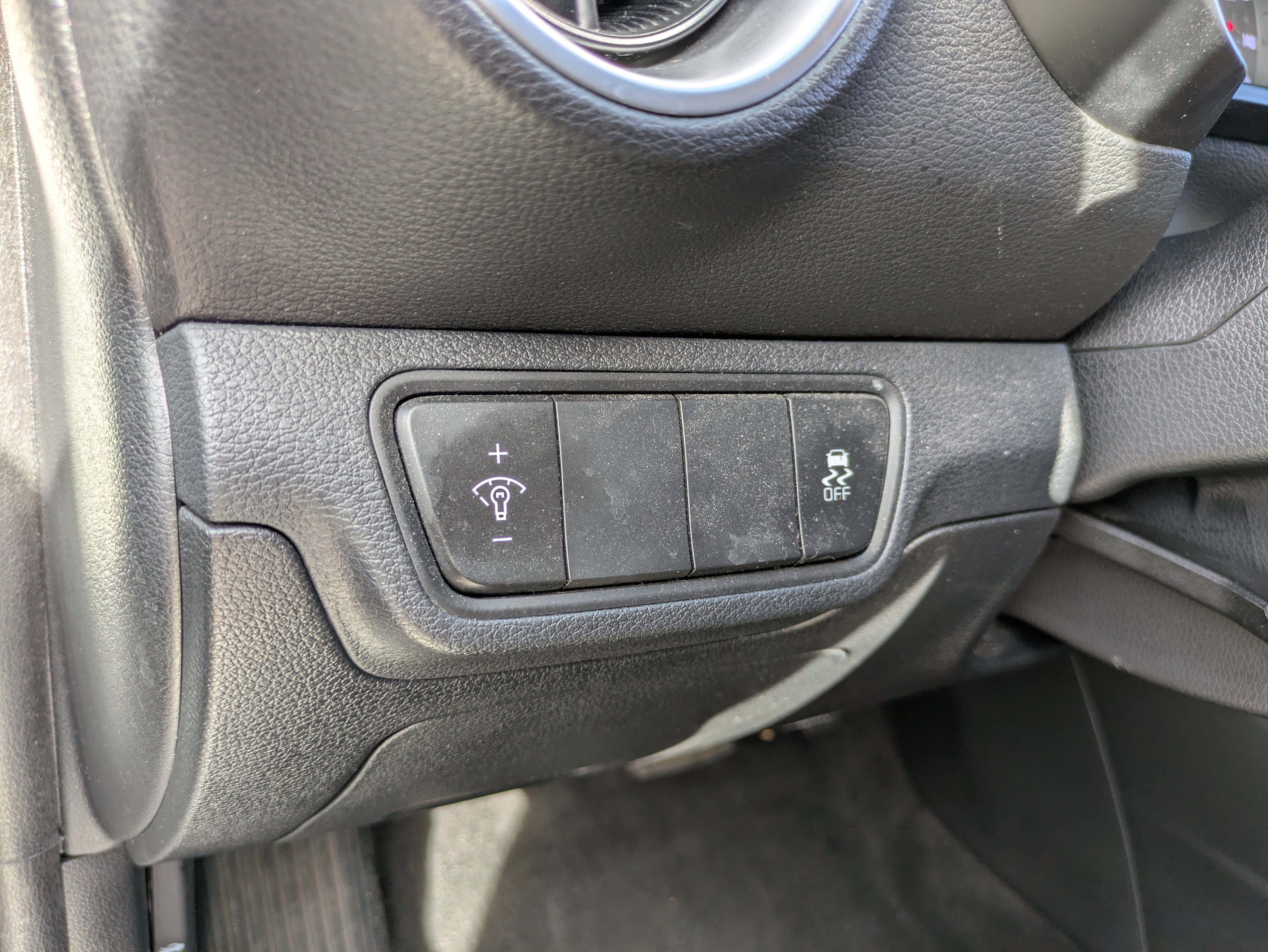 Used 2023 Kia Forte LXS image 19