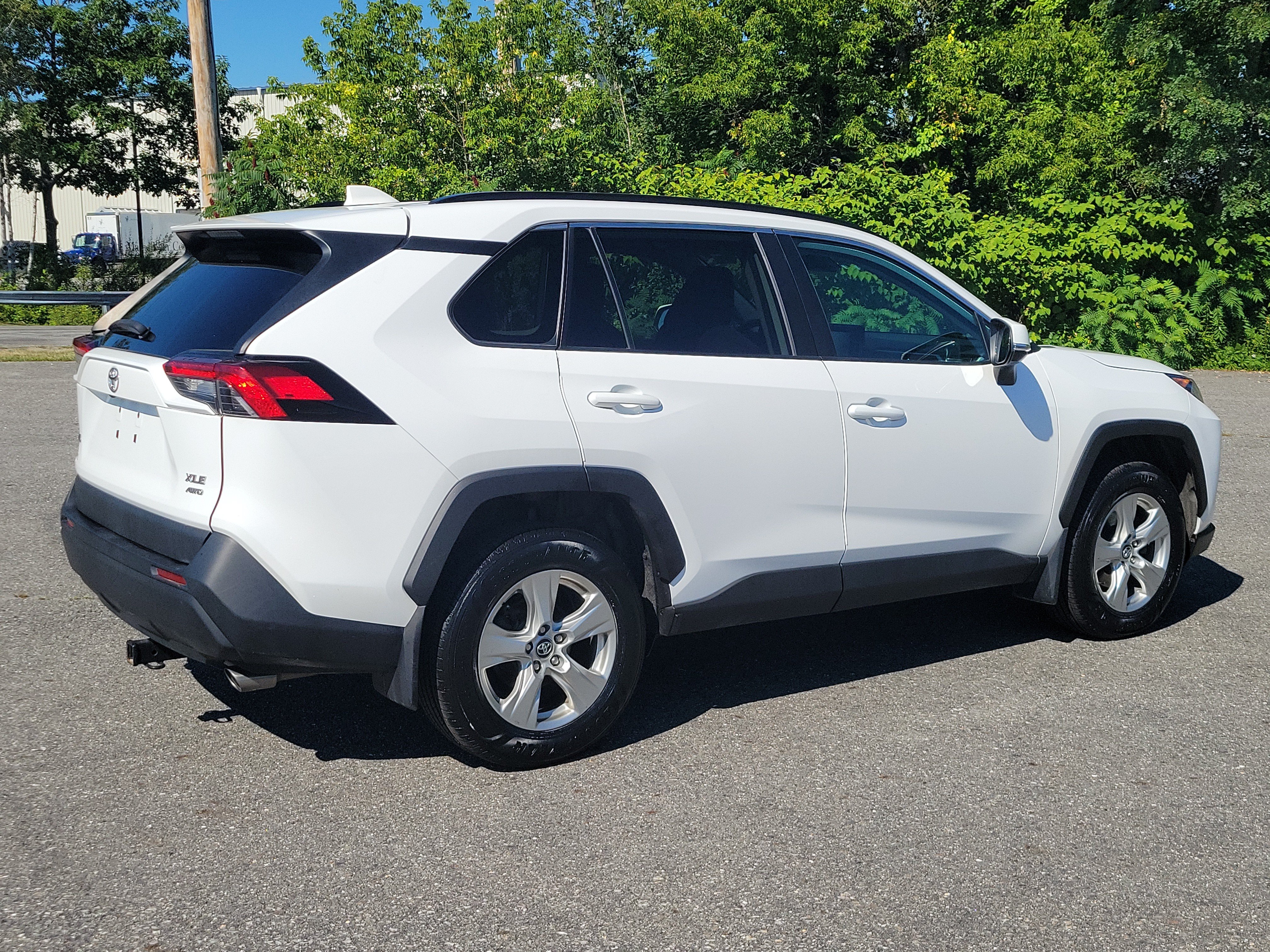 Used 2020 Toyota RAV4 XLE w/ Convenience Package AWD/4WD image 5