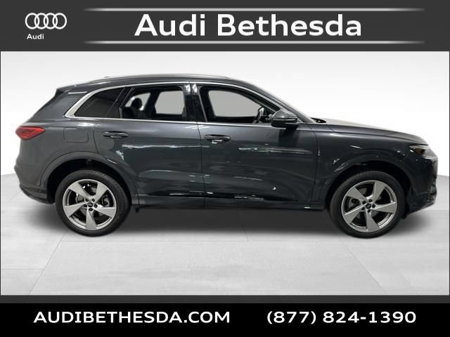 Certified 2025 Audi Q5 Premium AWD/4WD image 8