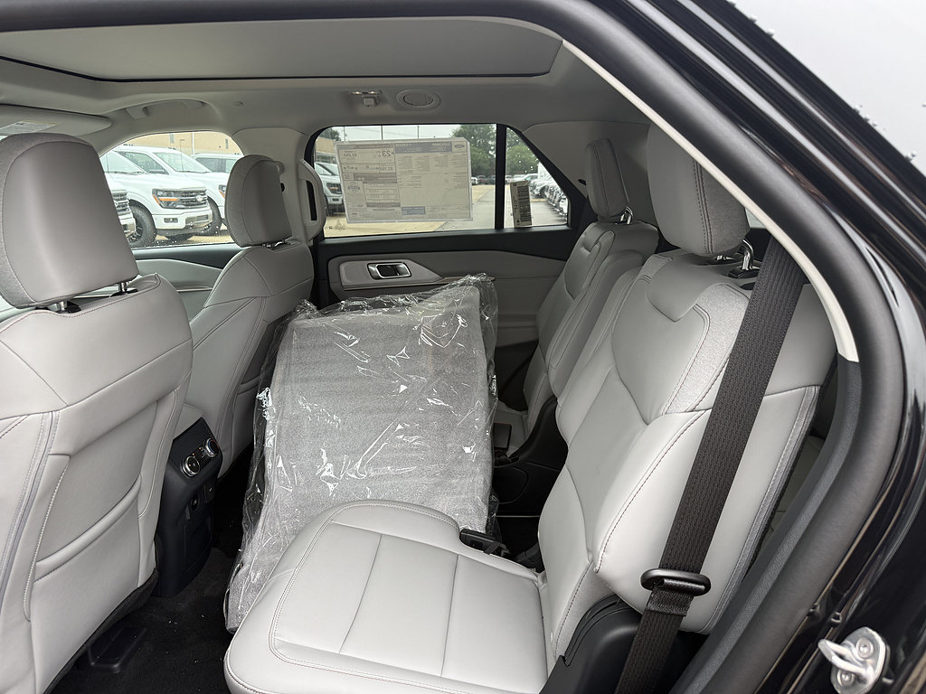 New 2026 Ford Explorer Active w/ Active Comfort Package AWD/4WD image 6