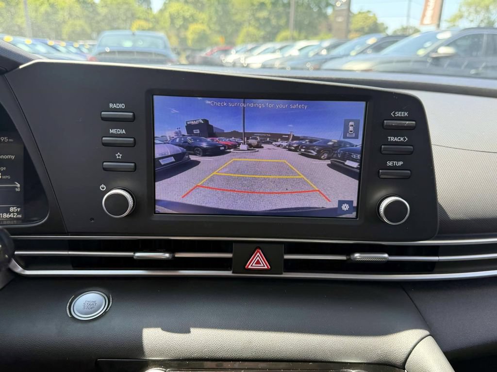 Certified 2023 Hyundai Elantra SEL FWD image 23