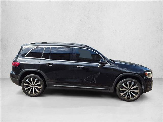 Used 2023 Mercedes-Benz GLB 250 4MATIC w/ Premium Package image 4