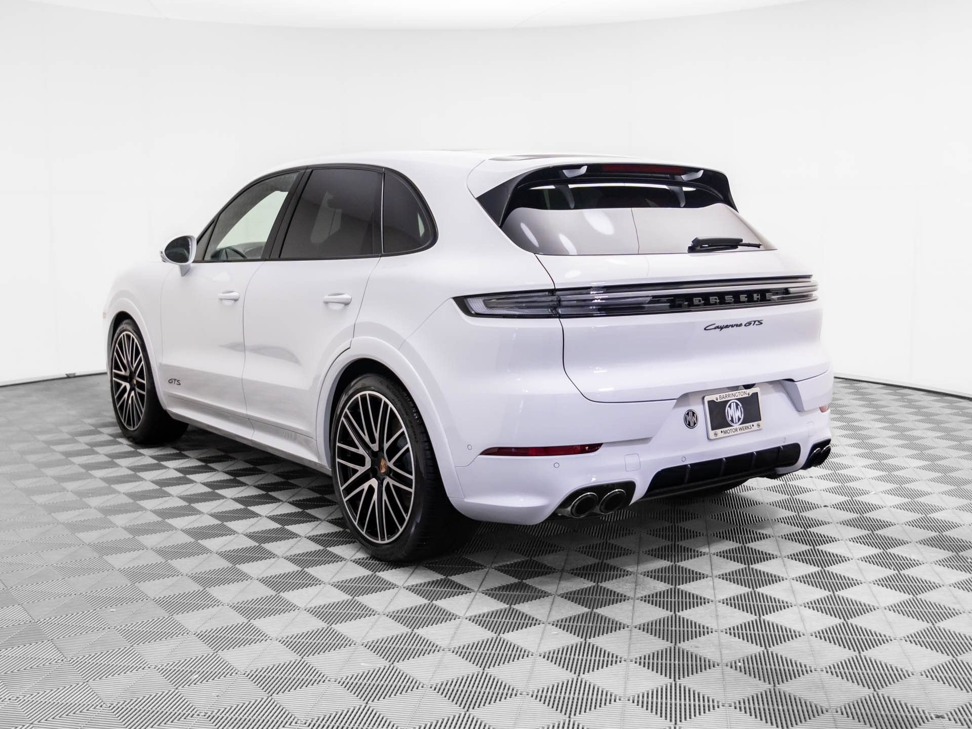 Used 2026 Porsche Cayenne GTS AWD/4WD image 3