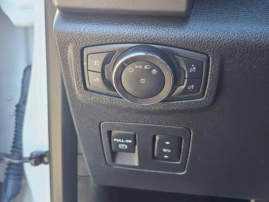 Used 2018 Ford F150 XLT w/ Equipment Group 302A Luxury AWD/4WD image 32