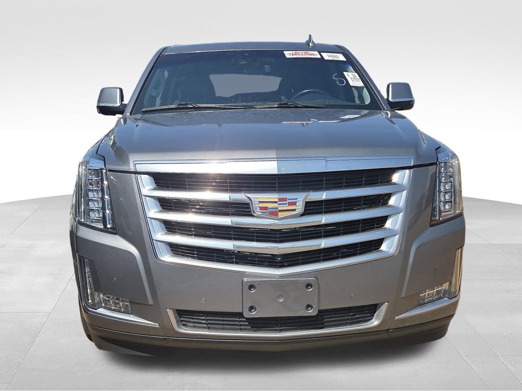 Used 2020 Cadillac Escalade Luxury RWD image 3