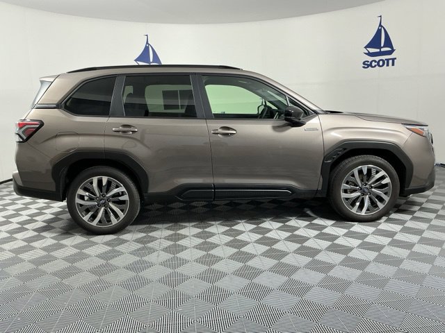 Used 2025 Subaru Forester Touring AWD/4WD image 6