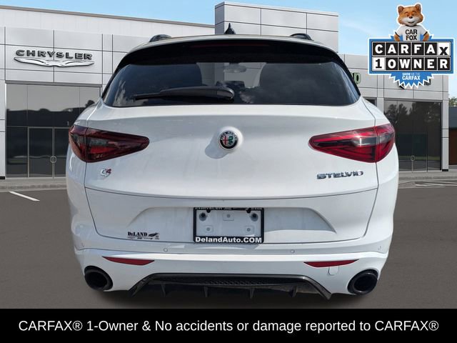 Used 2023 Alfa Romeo Stelvio Veloce image 2