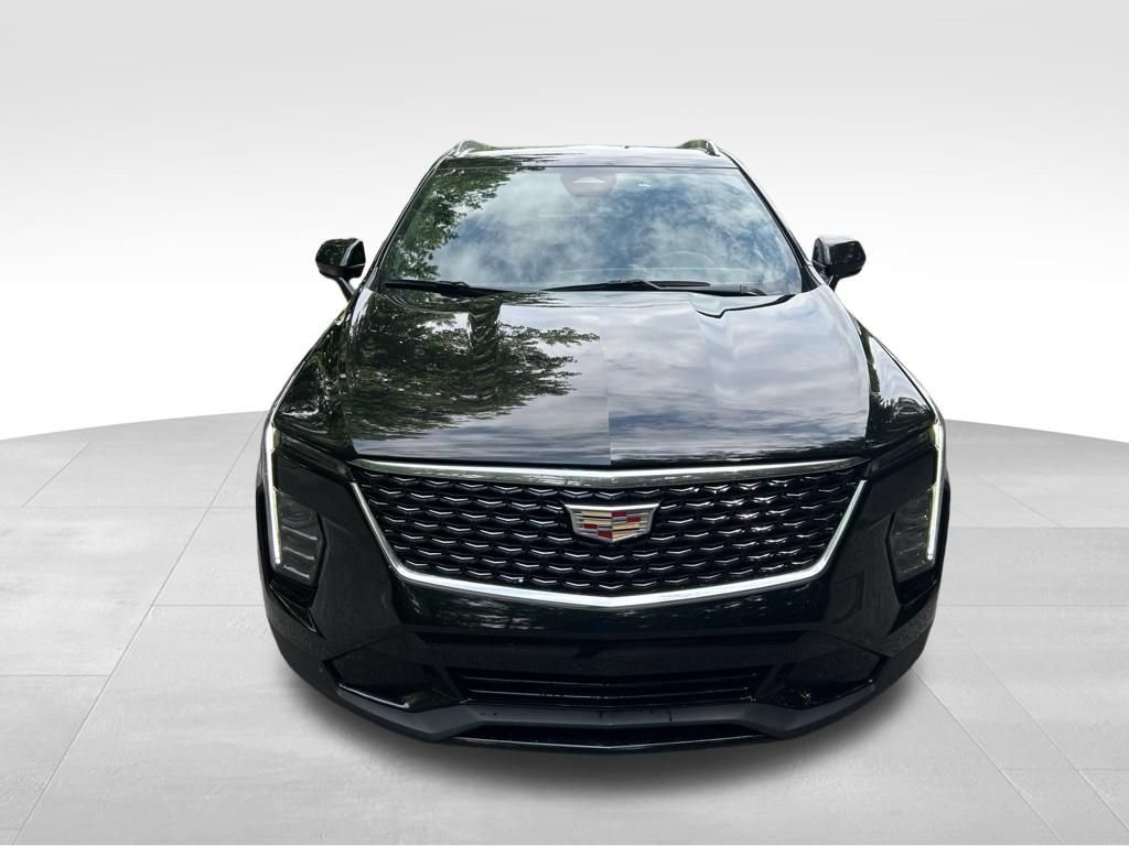 Used 2025 Cadillac XT4 Premium Luxury FWD image 9