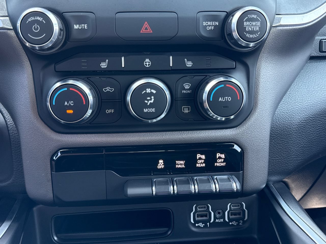 Used 2020 RAM 1500 Big Horn AWD/4WD image 24