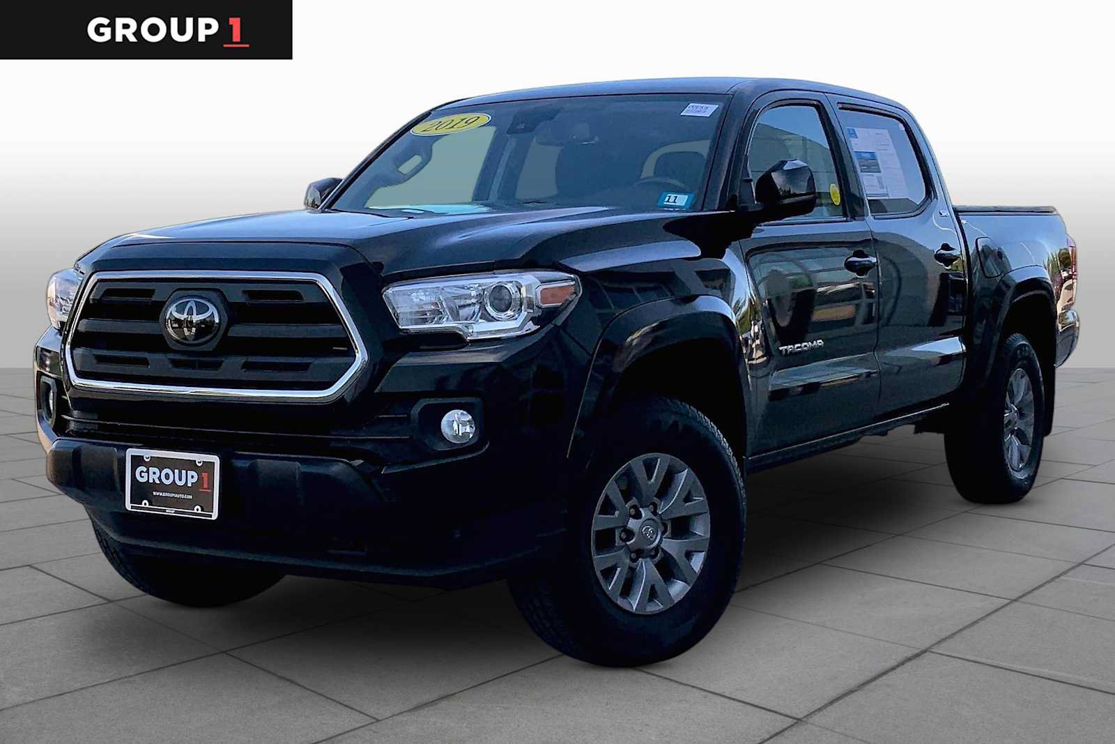 Used 2019 Toyota Tacoma SR5 AWD/4WD image 1