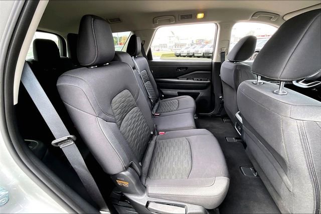 Certified 2025 Nissan Pathfinder S image 21