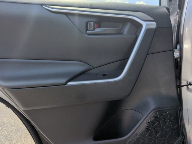 Used 2023 Toyota RAV4 LE AWD/4WD image 28