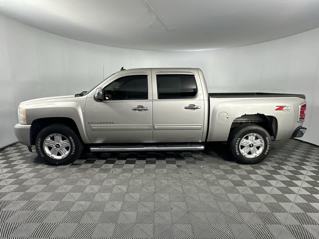 Used 2009 Chevrolet Silverado 1500 LT w/ Power Pack Plus AWD/4WD image 5