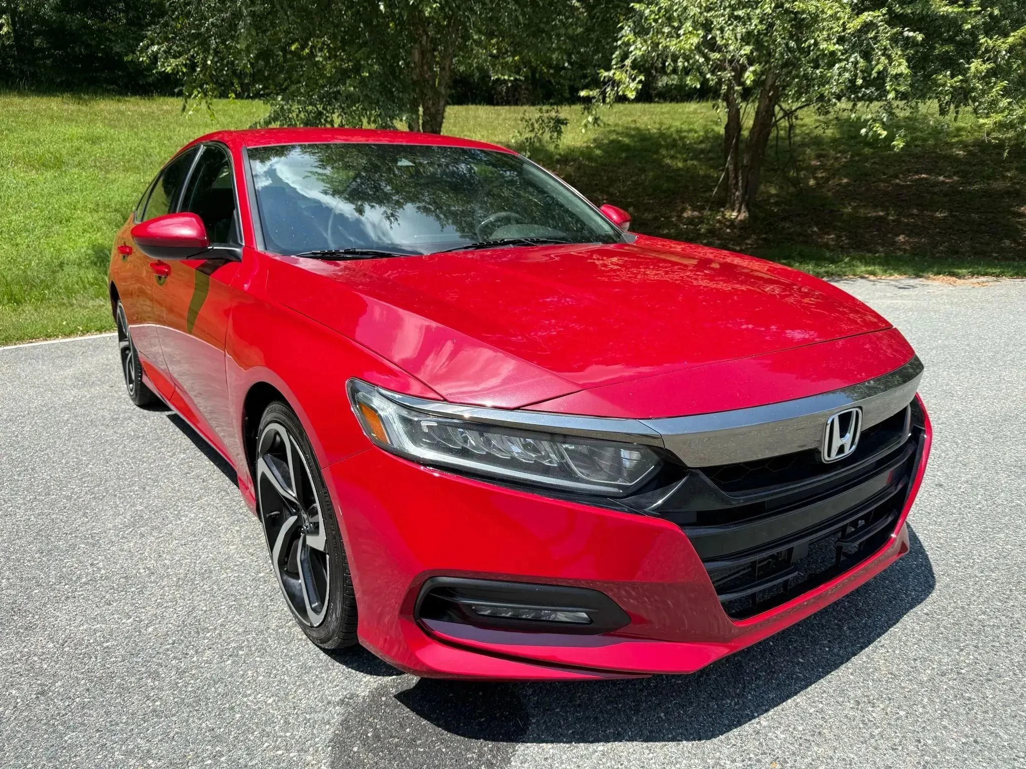 Used 2018 Honda Accord Sport image 3