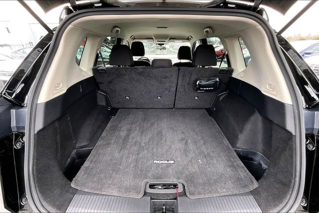 Used 2023 Nissan Rogue S image 21
