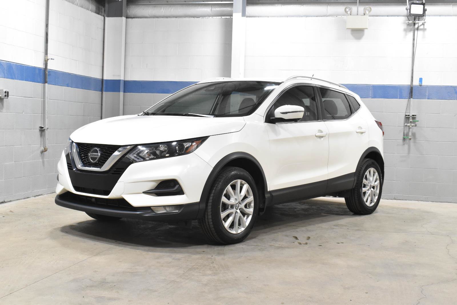 Used 2020 Nissan Rogue Sport SV w/ Technology Package FWD image 7