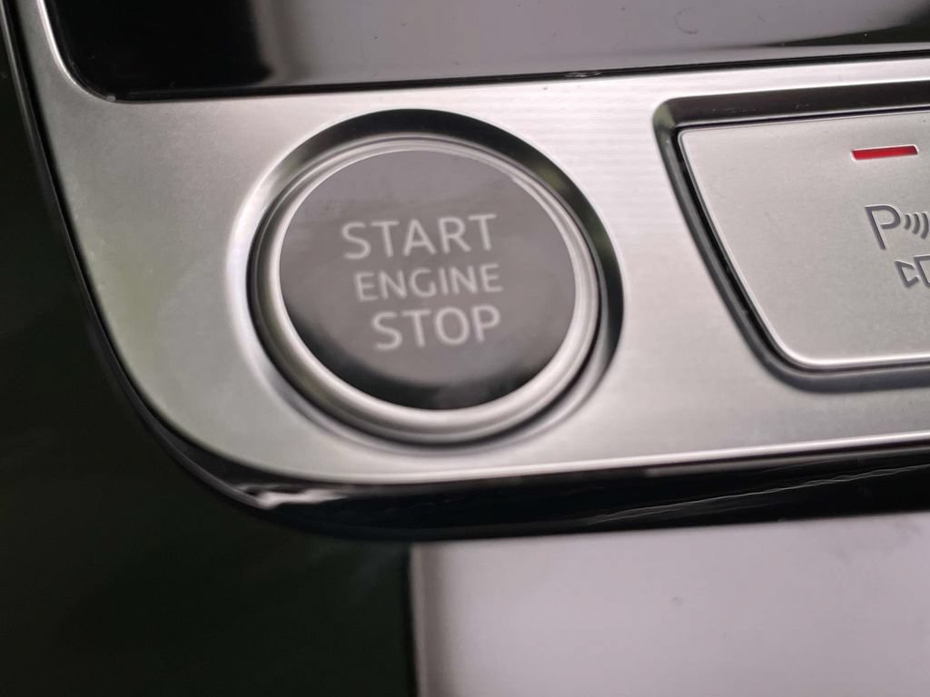 Certified 2025 Audi Q8 Prestige AWD/4WD image 44