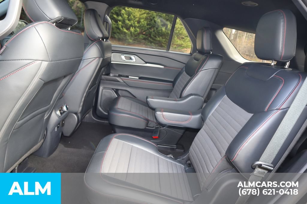 Used 2025 Ford Explorer ST-Line AWD/4WD image 17
