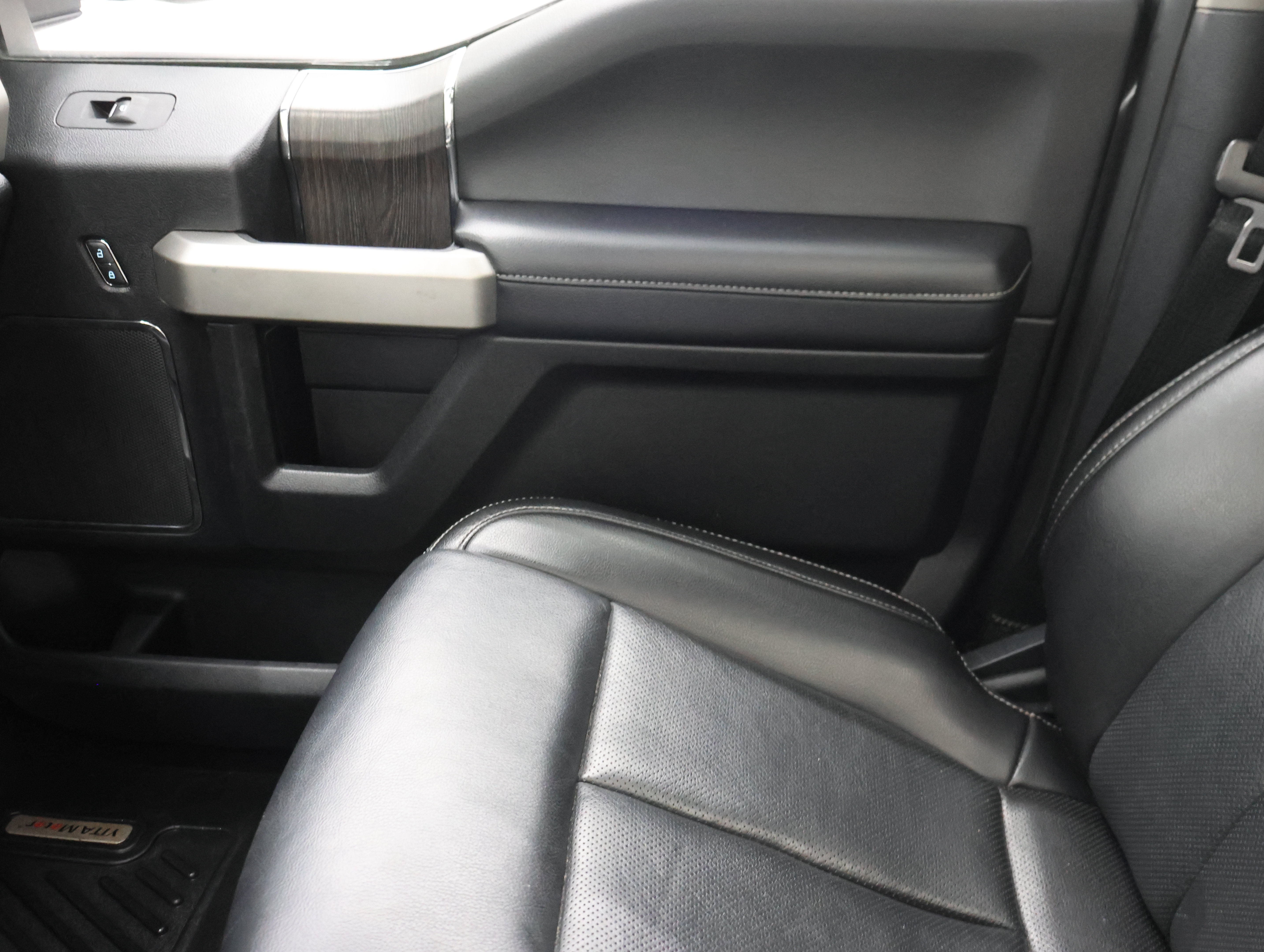 Used 2021 Ford F250 Lariat AWD/4WD image 14