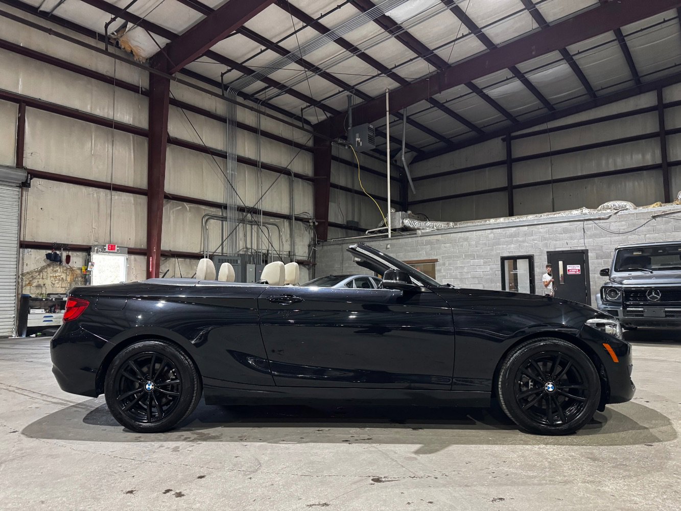 Used 2020 BMW 230i Convertible image 4