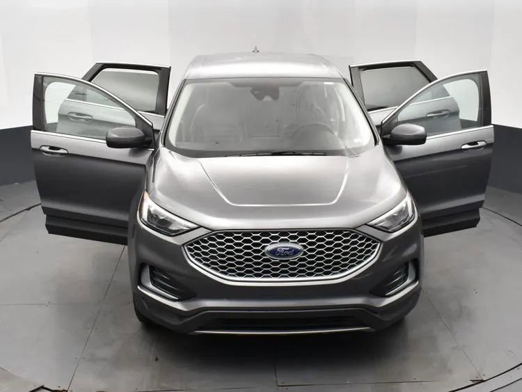 Used 2024 Ford Edge SEL image 10