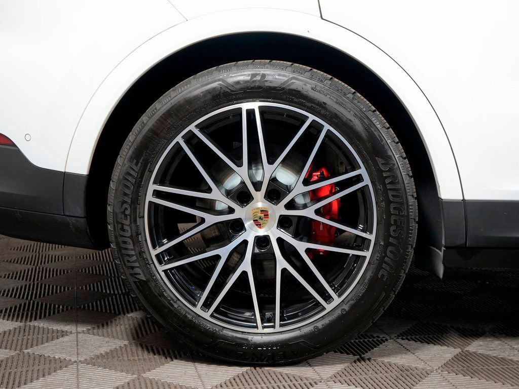 Certified 2024 Porsche Cayenne S w/ Premium Package Plus AWD/4WD image 42