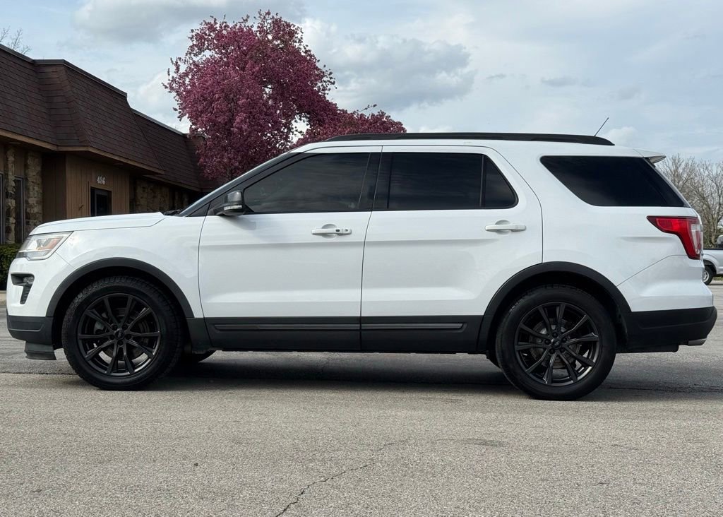 Used 2018 Ford Explorer XLT w/ Equipment Group 202A image 2