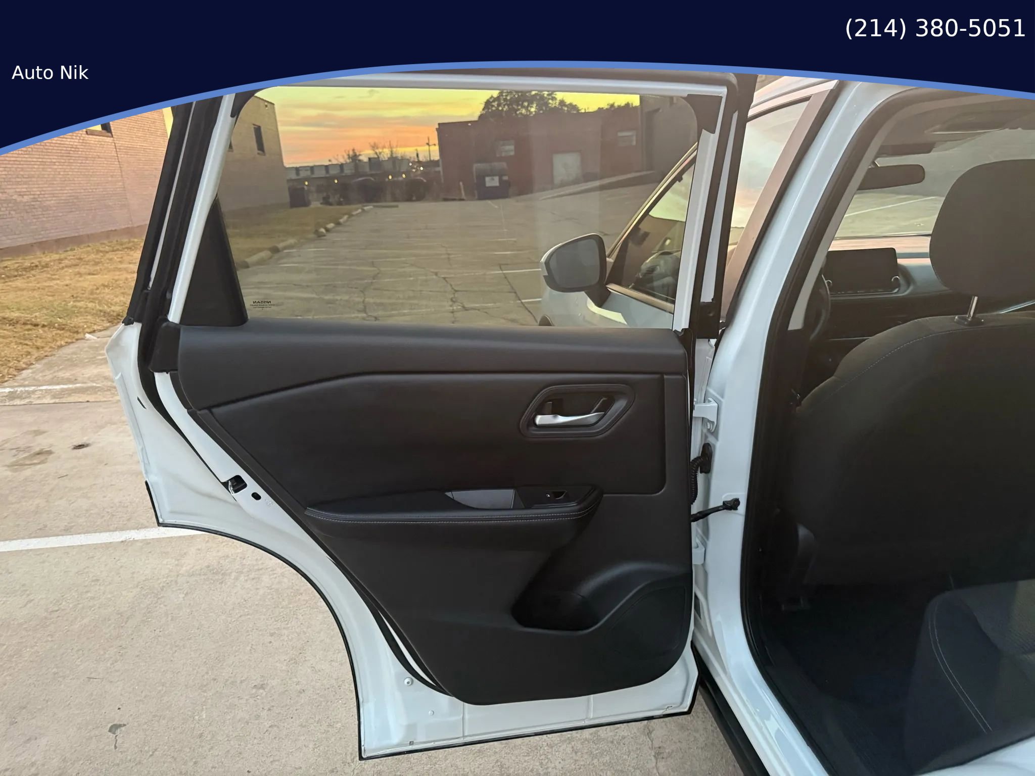 Used 2024 Nissan Rogue SV image 40