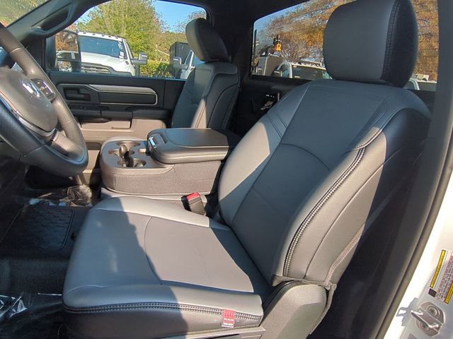New 2025 RAM 5500 Tradesman image 10